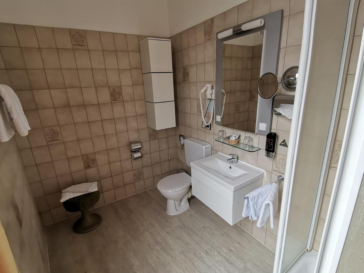 Kitzinger Hof An Der B8 Hotel 3*