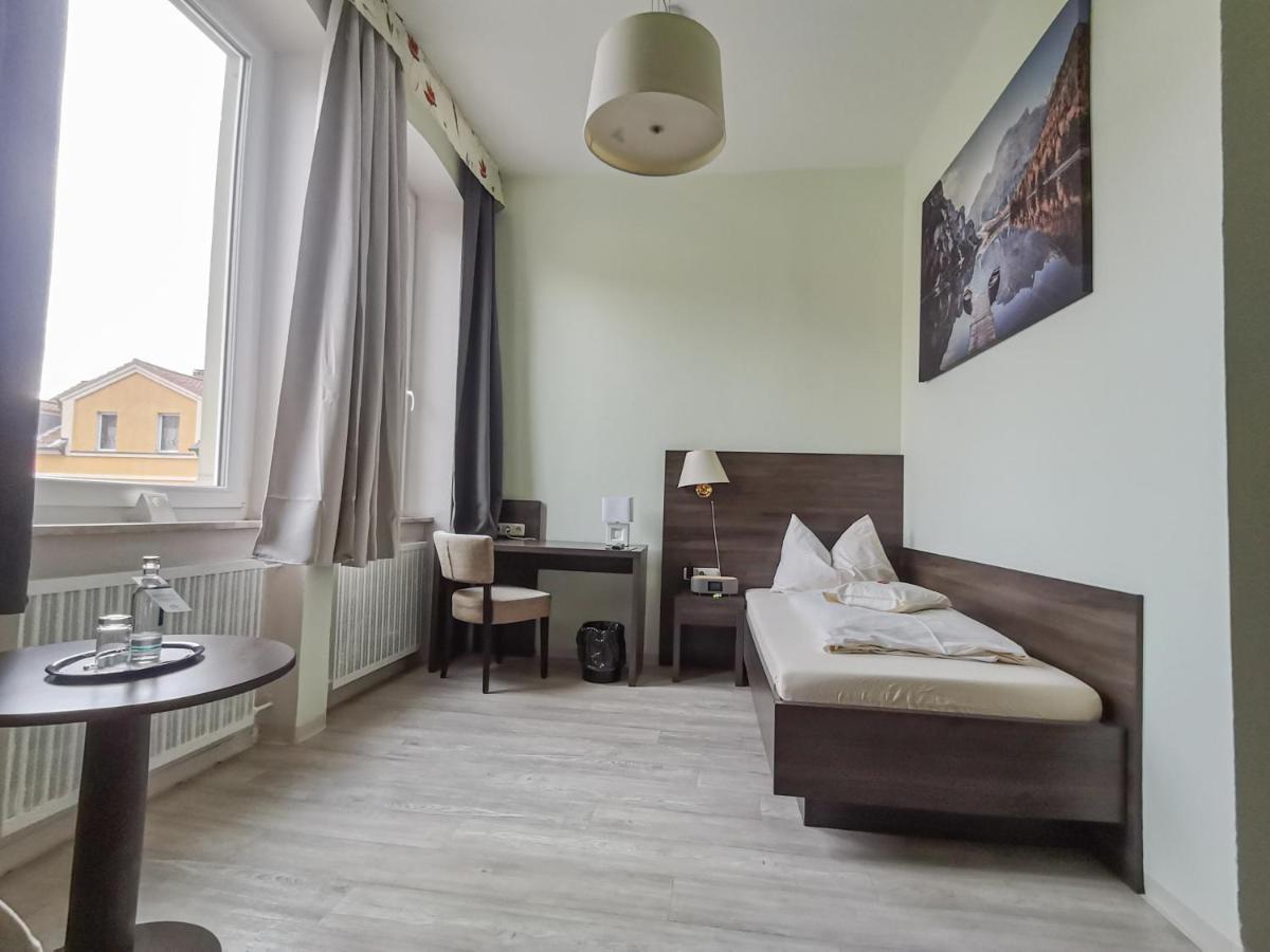 Kitzinger Hof An Der B8 Hotel